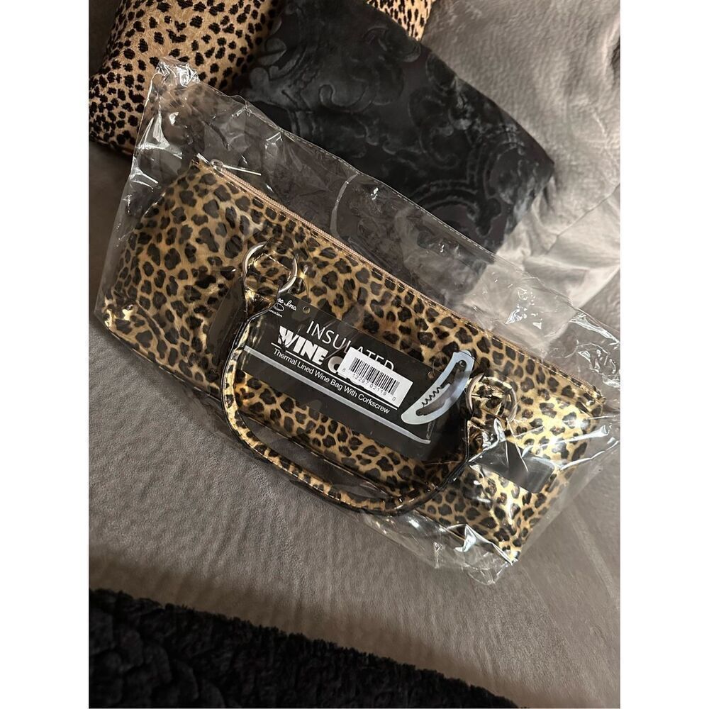 NIB Primeware Leopard Print Insulated Thermal Wine Clutch Bag w/Corkscrew